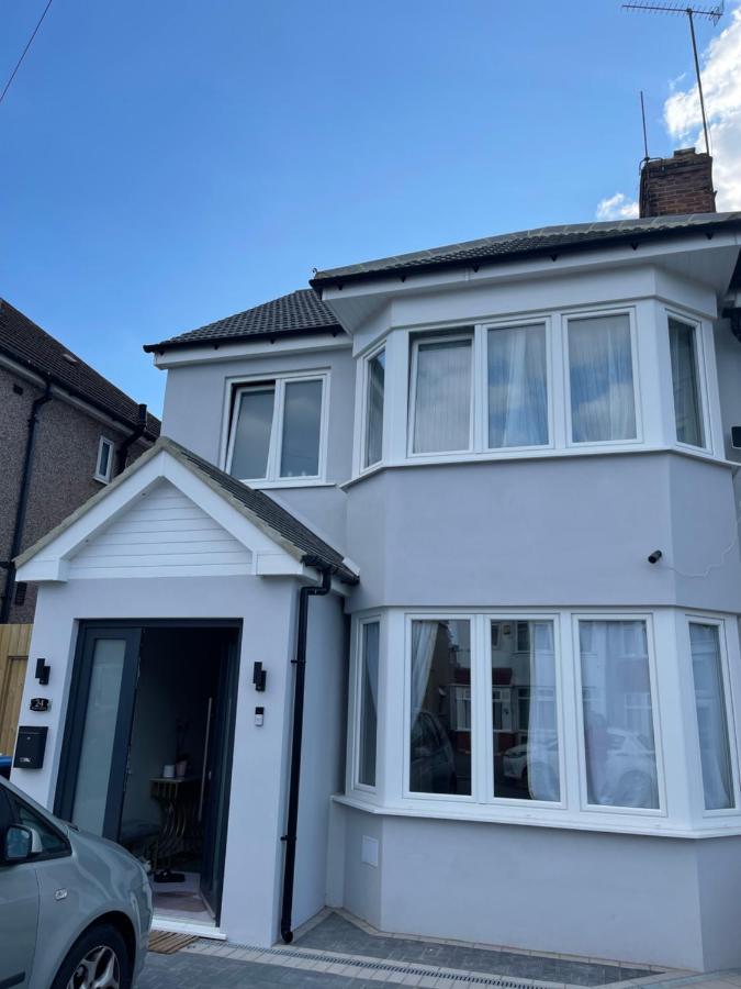 Modern Huge Double Room With Private Bathroom In Colindale エッジウェア エクステリア 写真